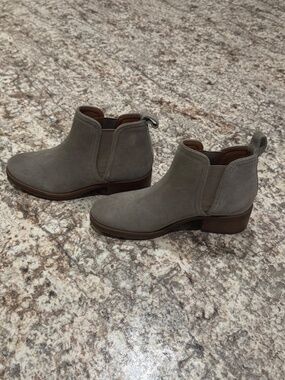 Lucky Brand Grey Leather Ankle Boots | Almond Toe & Block Heel Size 5